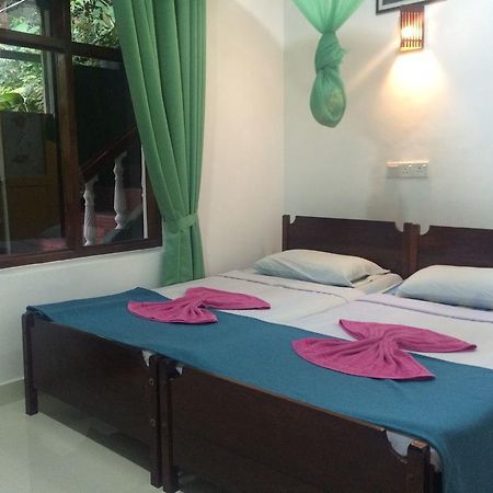 Green Woods Guest Kandy Esterno foto