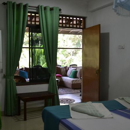 Green Woods Guest Kandy Esterno foto