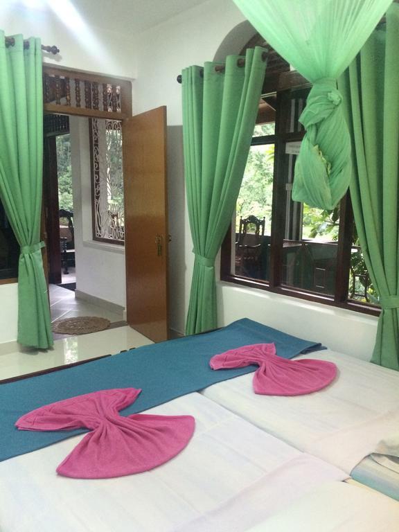 Green Woods Guest Kandy Esterno foto