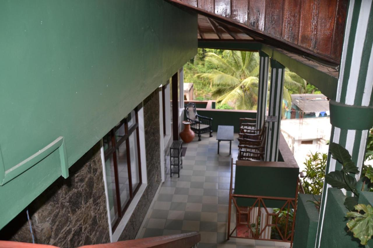 Green Woods Guest Kandy Esterno foto